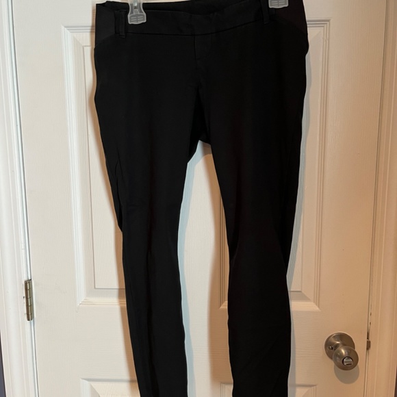 Old Navy Maternity Side-Panel Pixie Ankle Pants - Picture 2 of 3